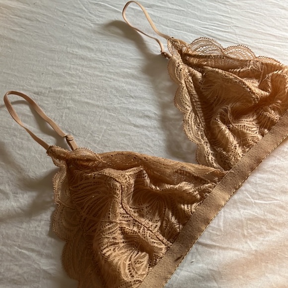 Aritzia Bralette - Picture 2 of 3